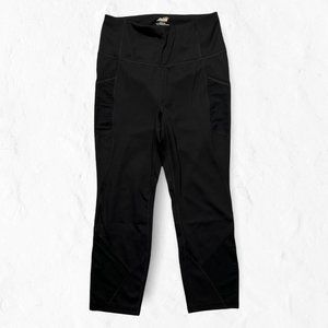 Avia Black Capri Workout Mesh Trim Leggings S